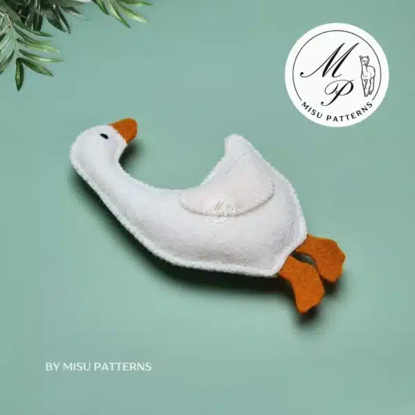 Curious Goose felt ornament – right side view, full-size pattern, DIY sewing tutorial